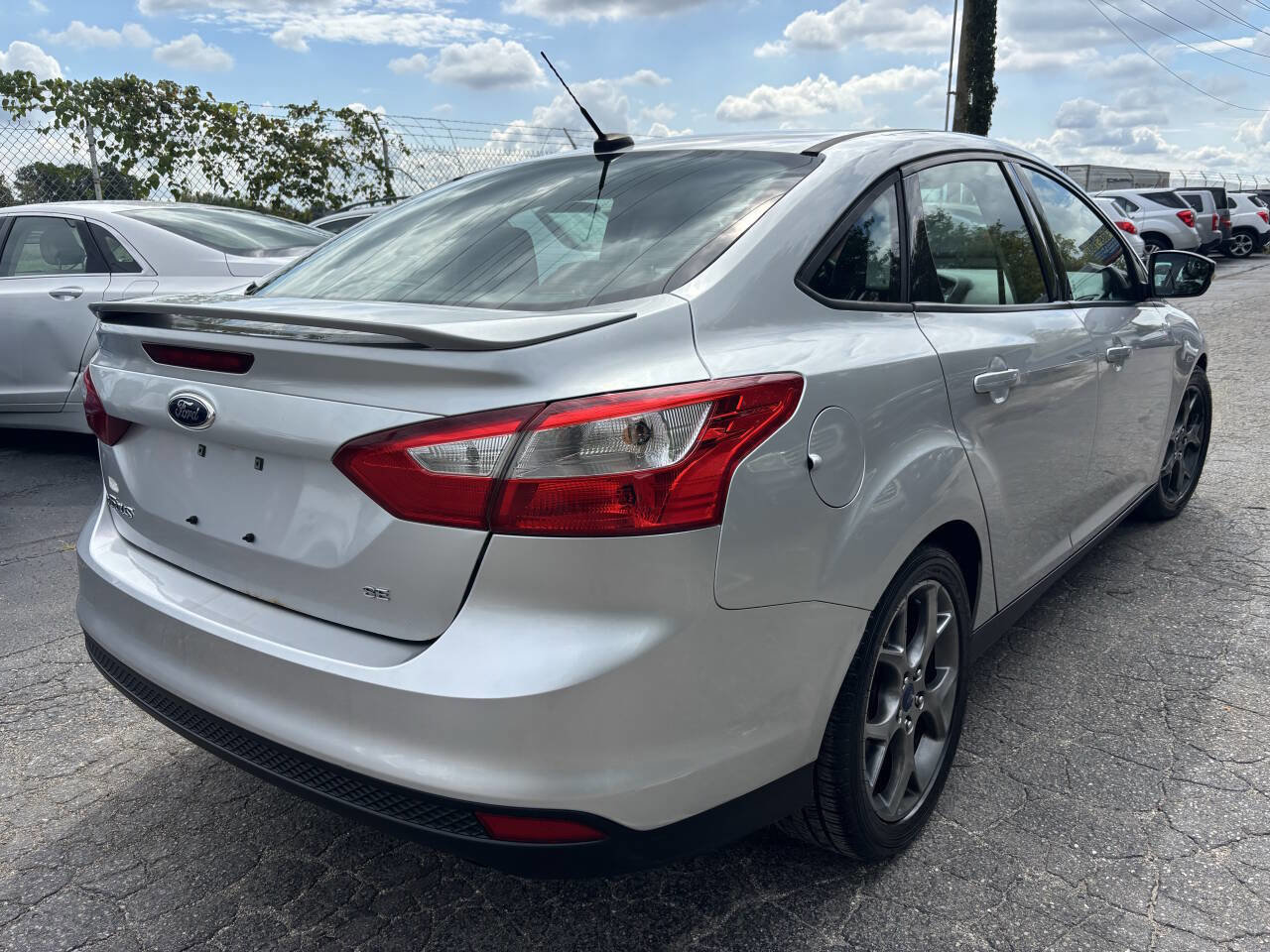 Used 2014 Ford Focus SE w/ Equipment Group 201A image 4