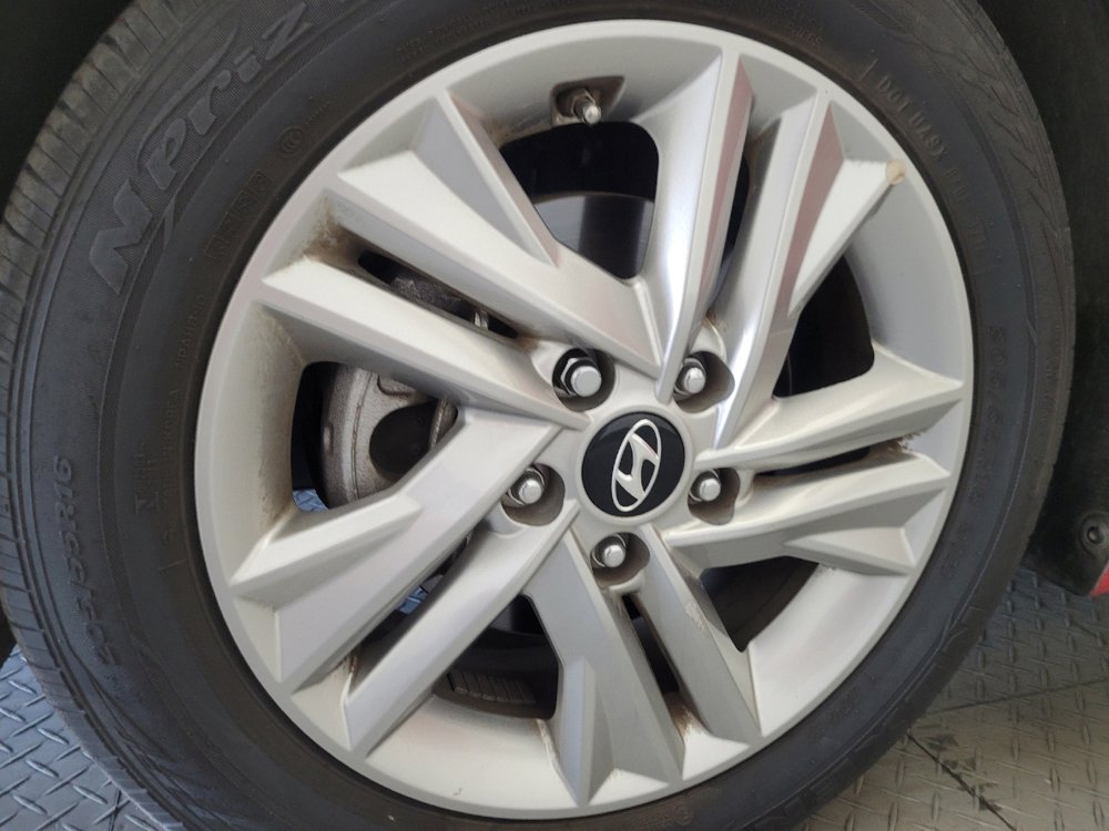 Used 2019 Hyundai Elantra SEL image 31