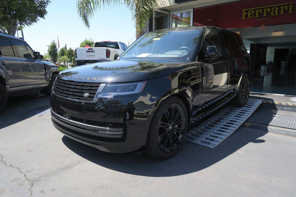 Used 2025 Land Rover Range Rover SE AWD/4WD image 45