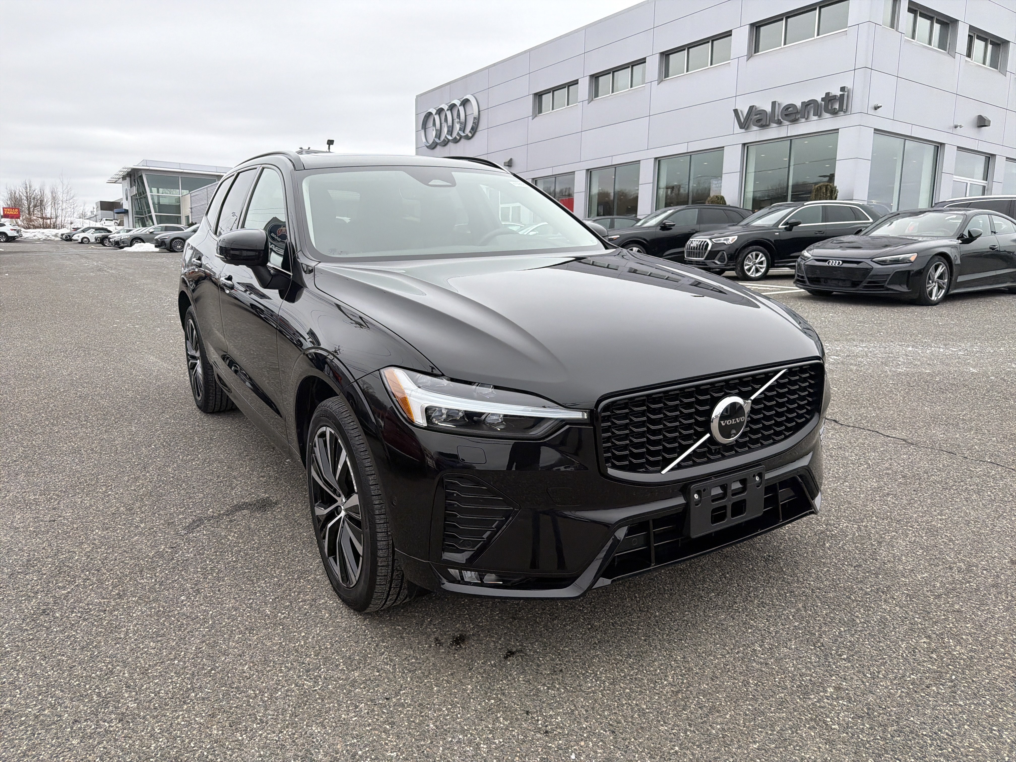 Certified 2025 Volvo XC60 B5 Plus AWD/4WD image 1