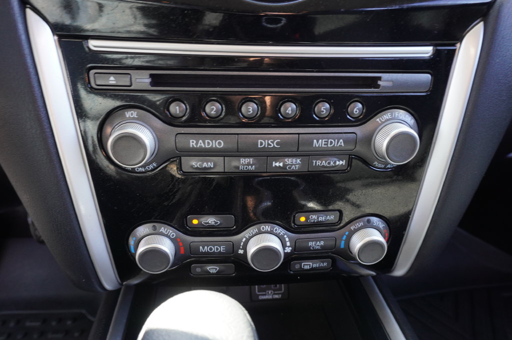 Certified 2020 Nissan Pathfinder SV FWD image 20