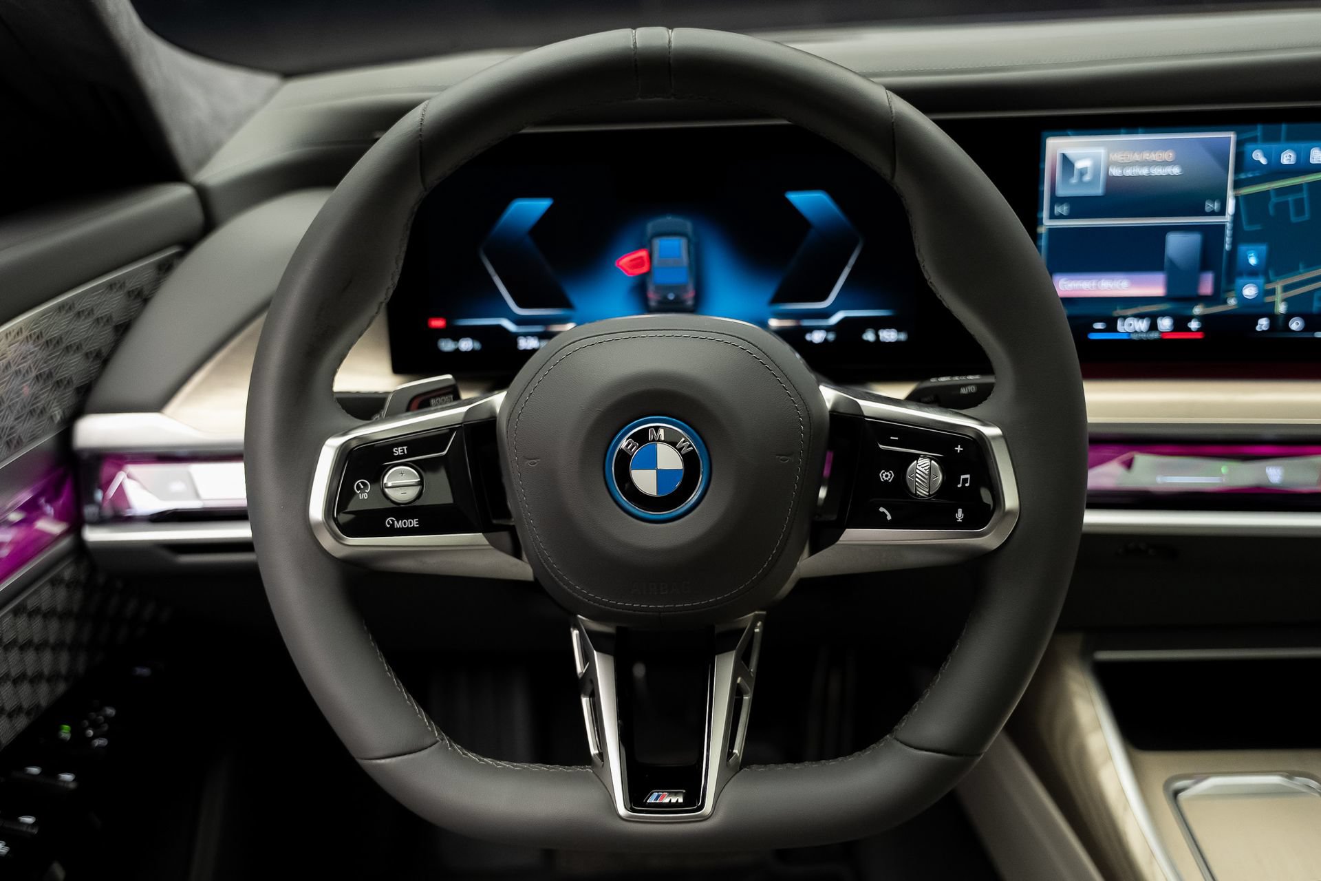 Used 2023 BMW i7 xDrive60 AWD/4WD image 42