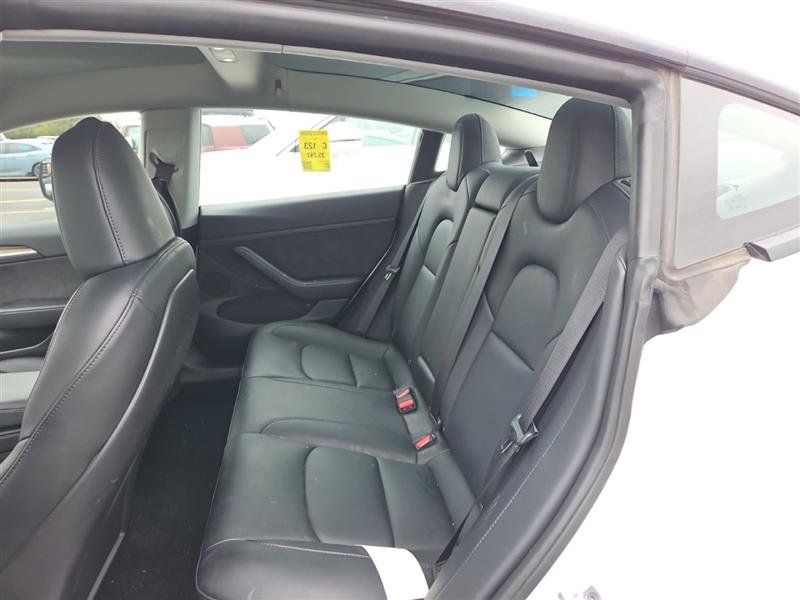 Used 2023 Tesla Model 3 Standard Range image 8