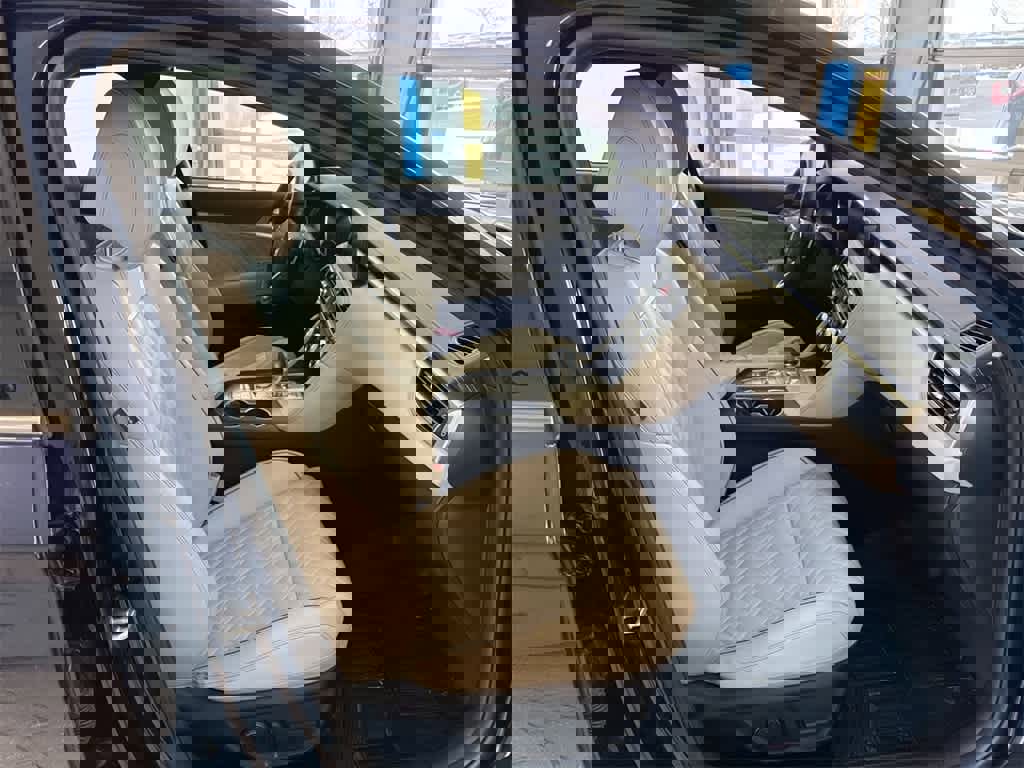 Used 2023 Genesis G70 3.3T w/ Sport Prestige Package image 21