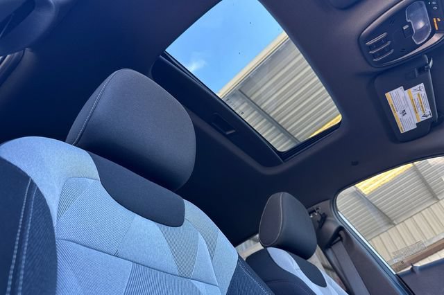 New 2026 Chevrolet Trax RS w/ Sunroof Package FWD image 24