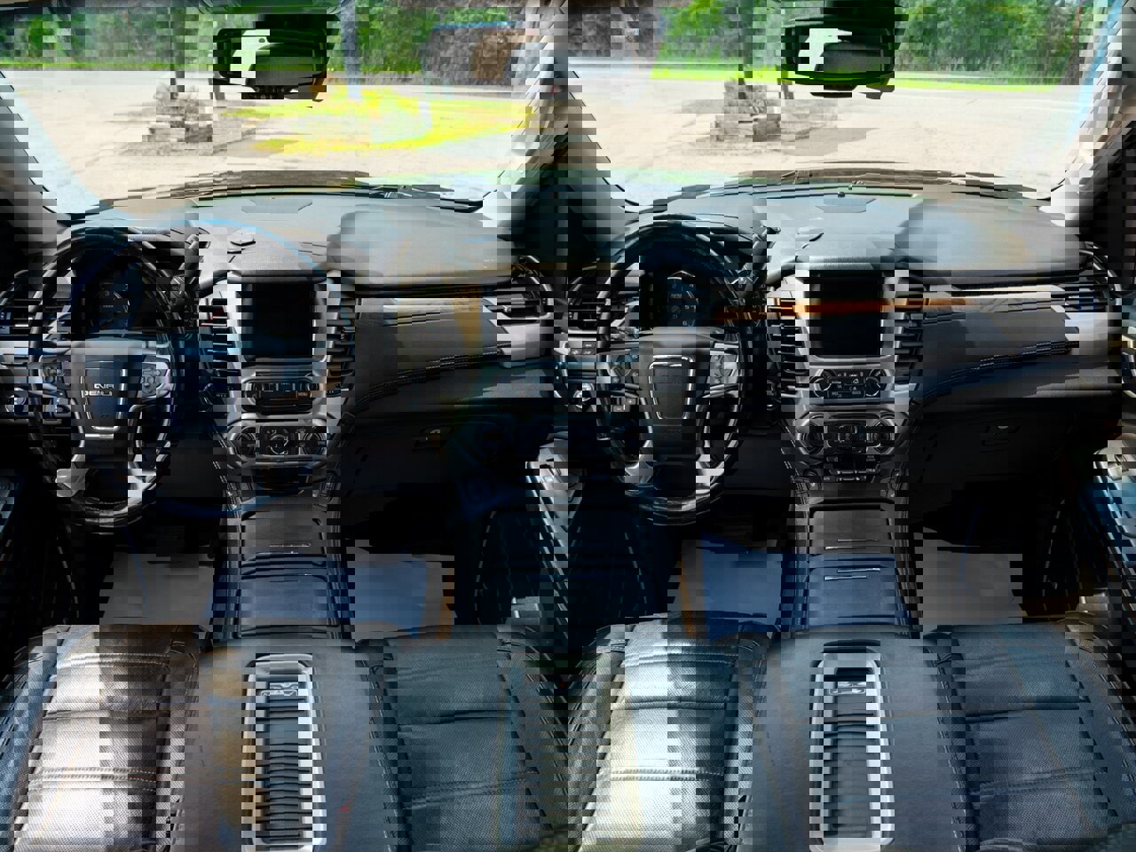 Used 2018 GMC Yukon Denali w/ Denali Ultimate Package image 28