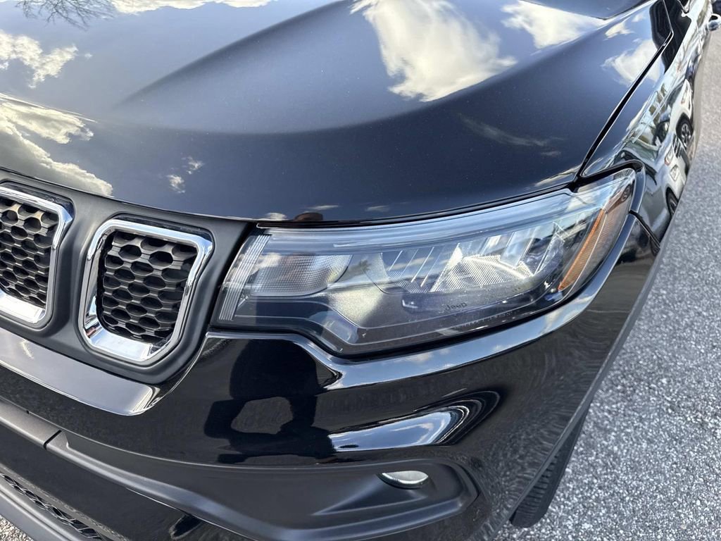 Used 2023 Jeep Compass Latitude image 10