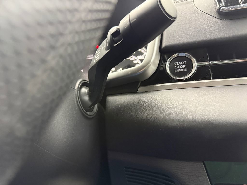 Used 2023 Mitsubishi Outlander ES image 29