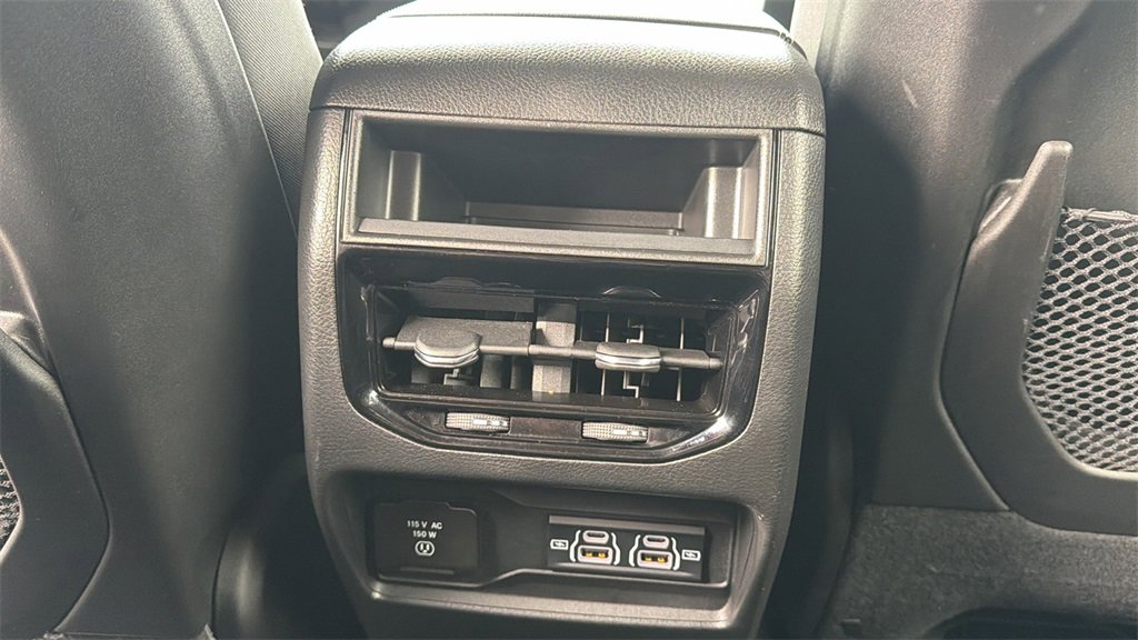 Used 2025 Jeep Grand Cherokee Laredo X w/ Luxury Tech Group I image 24