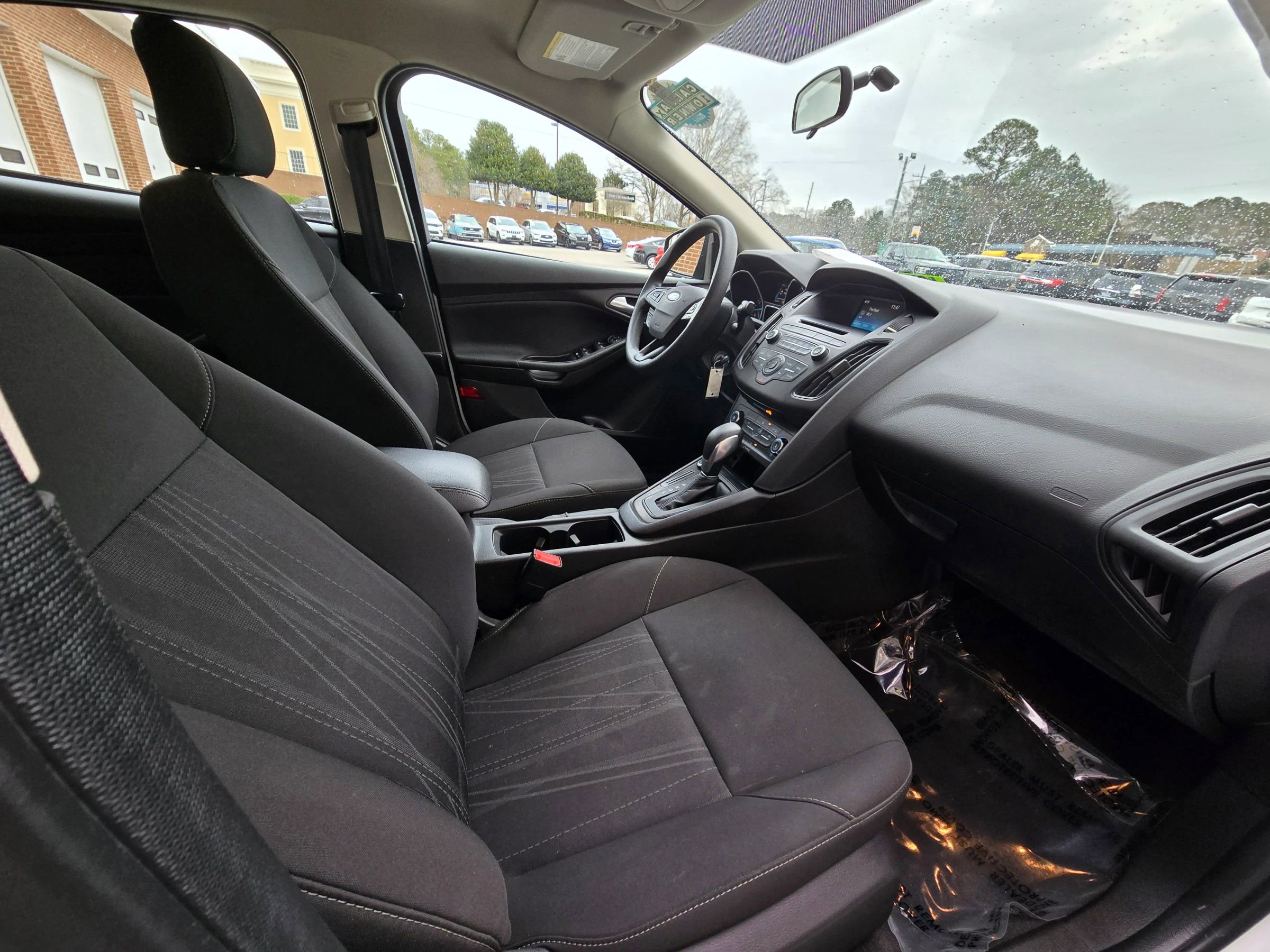 Used 2017 Ford Focus SE image 12