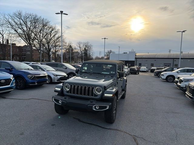 Used 2024 Jeep Wrangler Sahara w/ Technology Group image 2