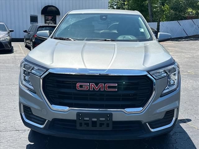 Certified 2024 GMC Terrain SLE AWD/4WD image 4