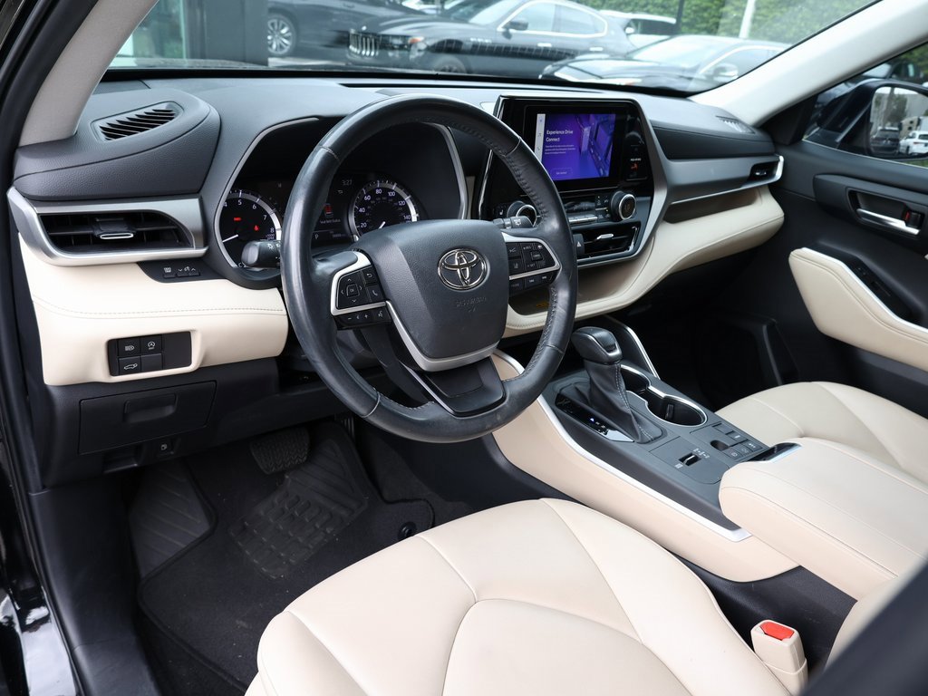 Used 2023 Toyota Highlander XLE image 13