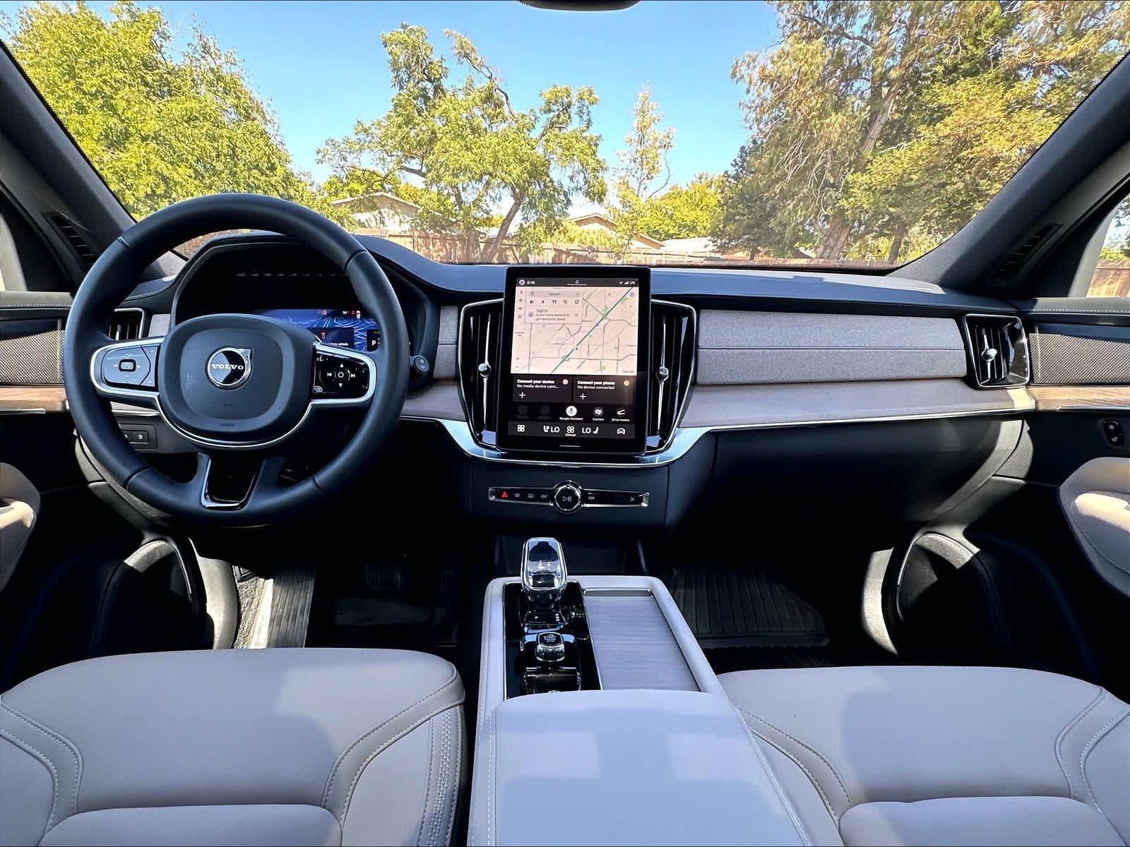 Used 2026 Volvo XC90 T8 Plus w/ Protection Package Premier AWD/4WD image 18