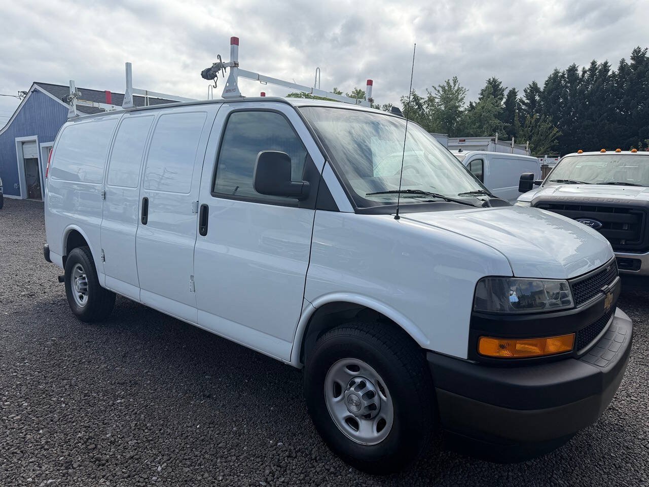 Used 2020 Chevrolet Express 2500 w/ Driver Convenience Package RWD image 6