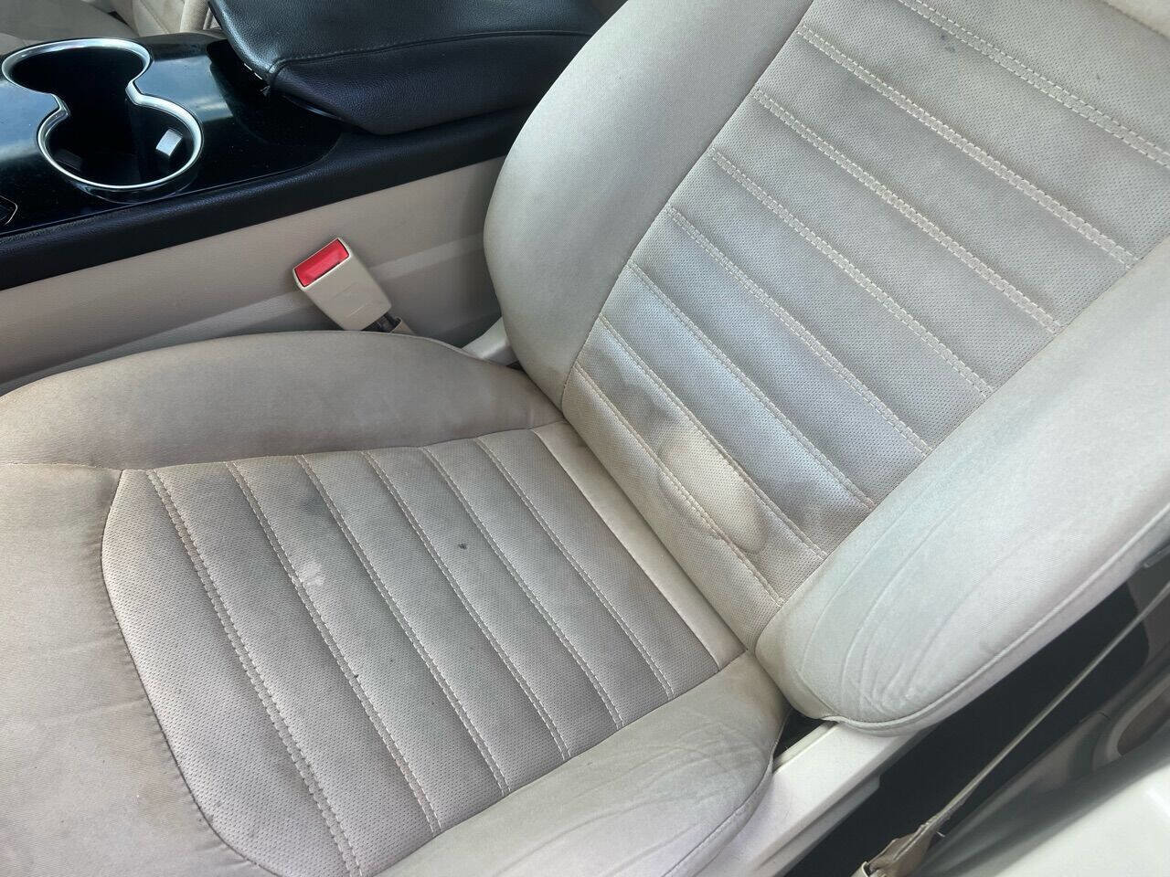 Used 2015 Ford Fusion SE FWD image 16