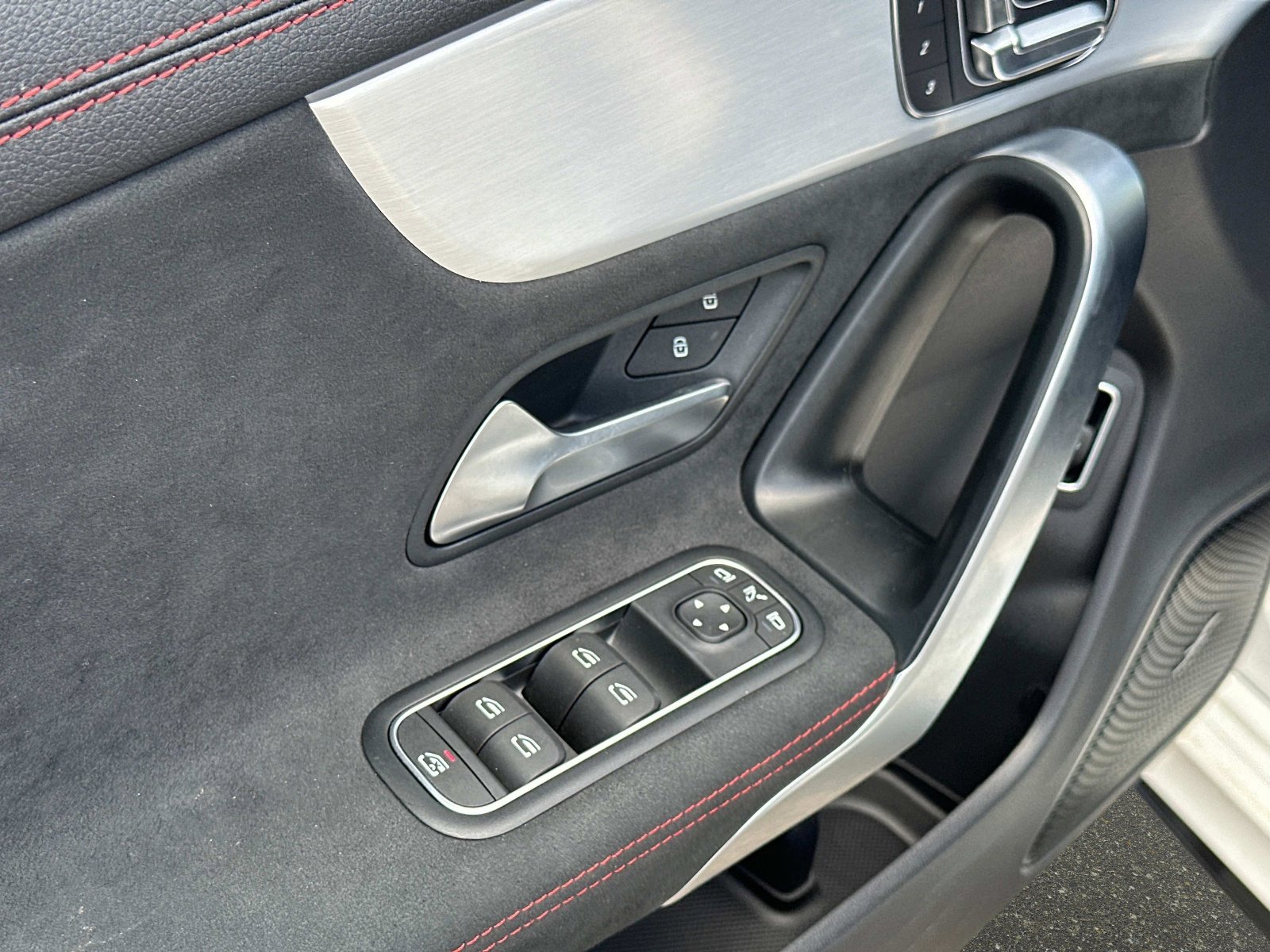 Certified 2024 Mercedes-Benz CLA 35 AMG 4MATIC image 16