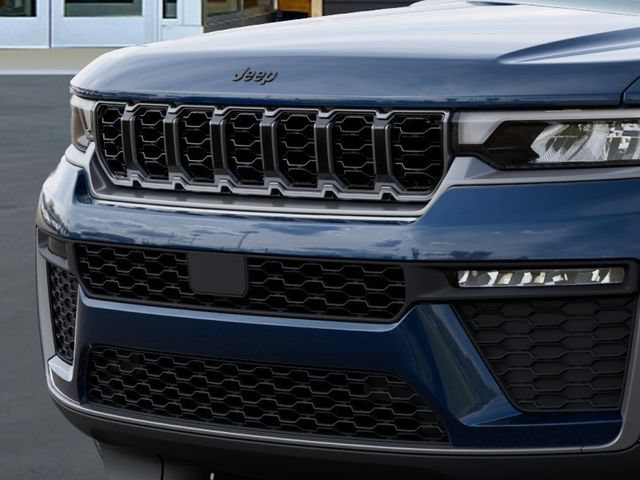 New 2026 Jeep Grand Cherokee Limited w/ Limited Altitude Package AWD/4WD image 11