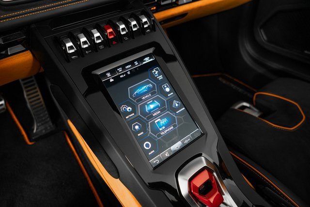 Used 2024 Lamborghini Huracan EVO image 22