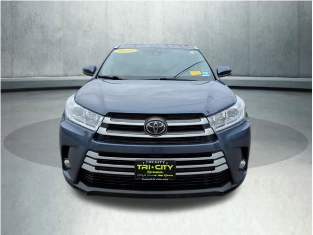 Used 2019 Toyota Highlander XLE image 10