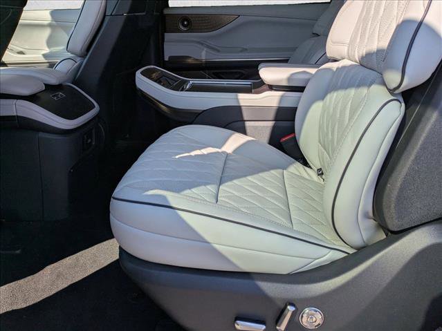 New 2025 Lincoln Navigator L Black Label image 14
