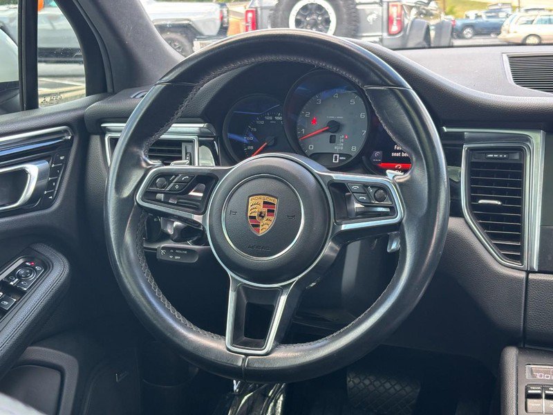 Used 2018 Porsche Macan S image 12