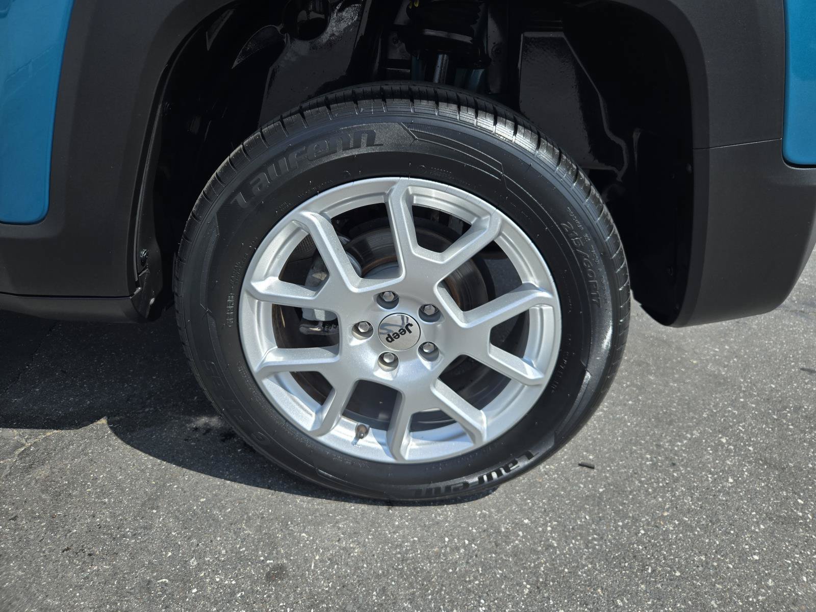 Certified 2022 Jeep Renegade Latitude AWD/4WD image 38