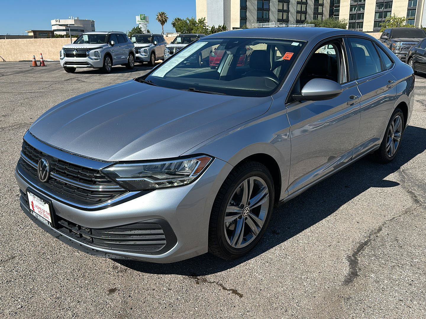Used 2024 Volkswagen Jetta SE FWD image 4