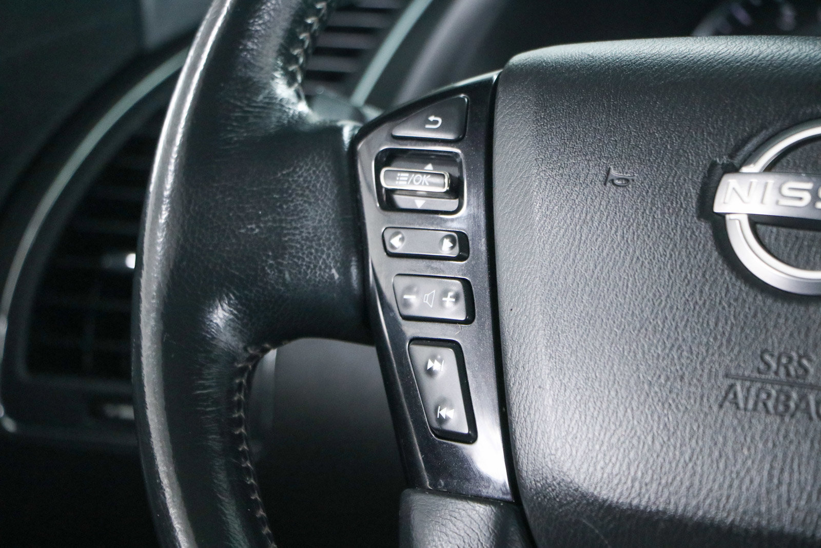 Used 2021 Nissan Armada SV image 14