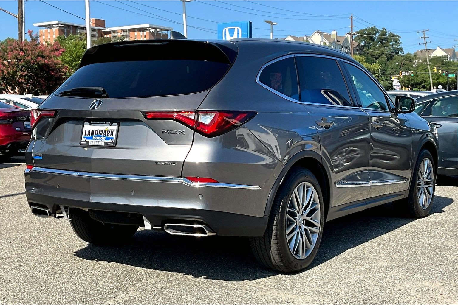 Used 2024 Acura MDX SH-AWD w/ Advance Package image 2