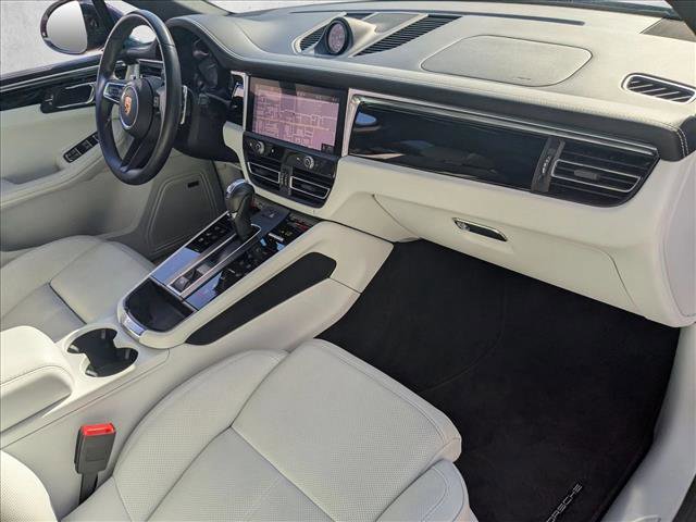 Used 2024 Porsche Macan image 23