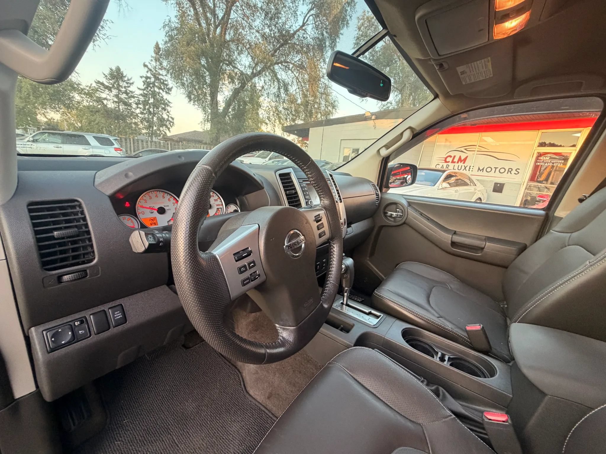 Used 2013 Nissan Xterra PRO-4X w/ Pro-4x Leather Pkg AWD/4WD image 8