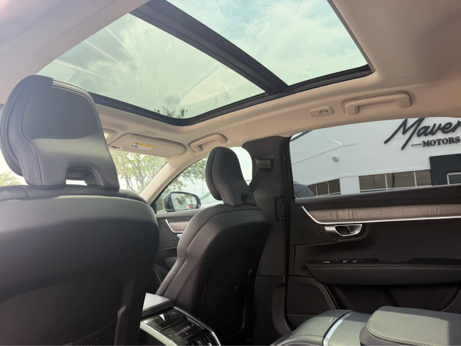 Used 2023 Volvo S90 B6 Plus AWD/4WD image 13