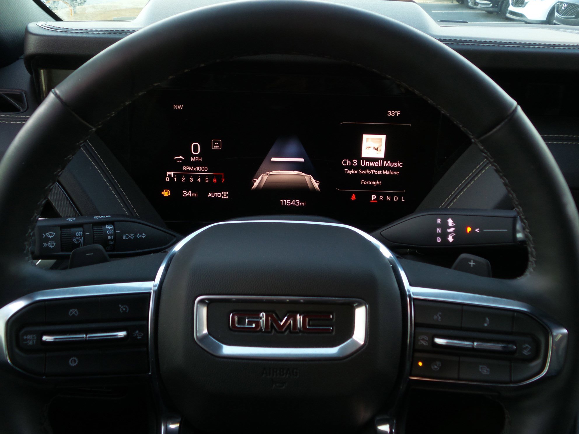 Used 2025 GMC Yukon Elevation image 11