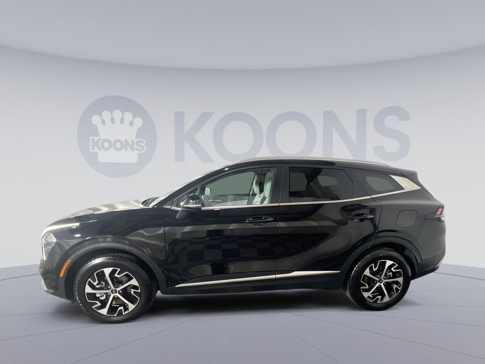Used 2023 Kia Sportage EX image 2