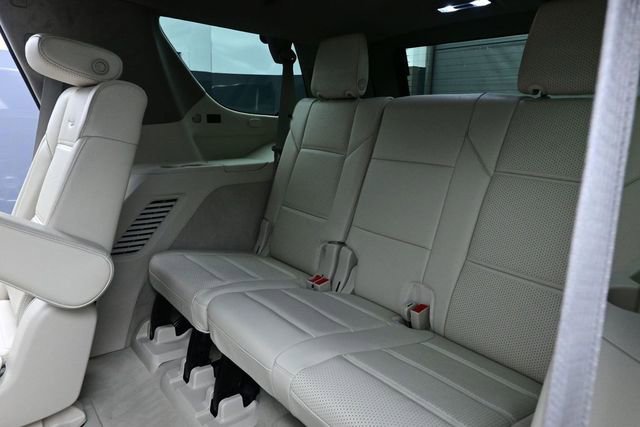 Used 2022 Cadillac Escalade Premium Luxury Platinum AWD/4WD image 15