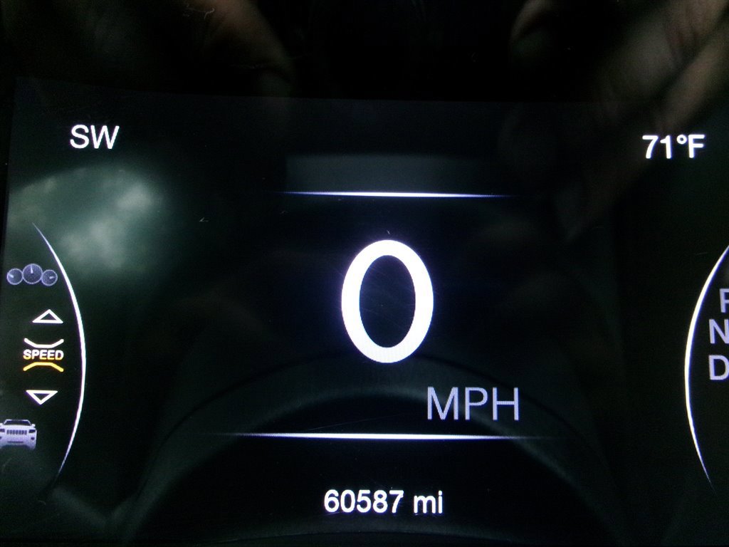 Used 2018 Jeep Grand Cherokee Laredo image 41