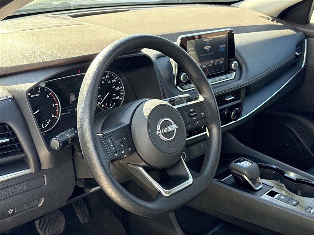 Used 2023 Nissan Rogue S image 9