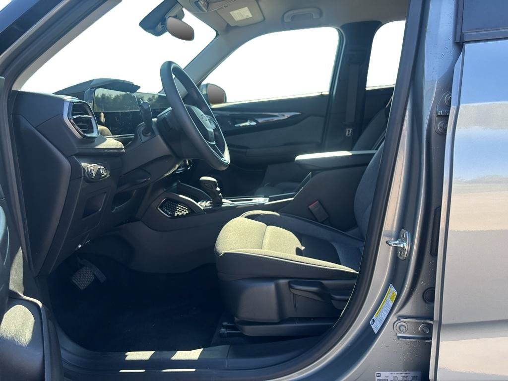 Used 2025 Chevrolet TrailBlazer LT AWD/4WD image 8