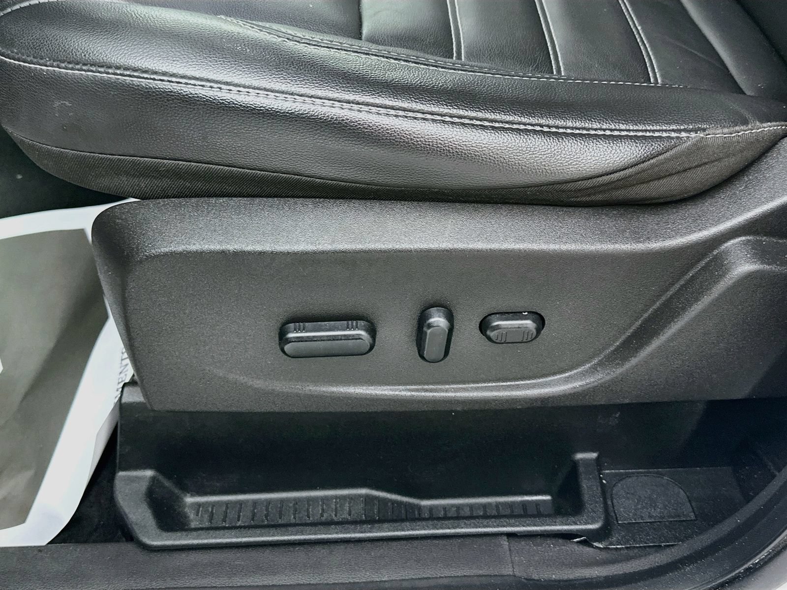 Used 2019 Ford Escape Titanium AWD/4WD image 19