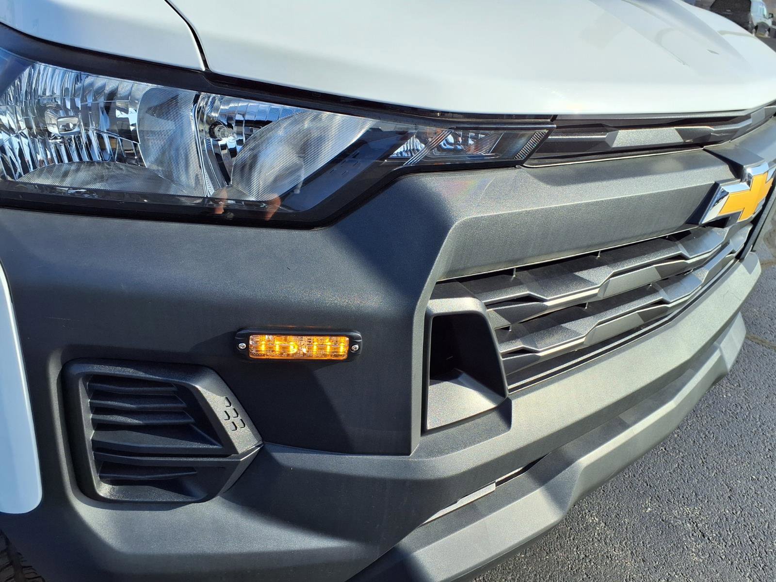Used 2024 Chevrolet Colorado W/T w/ Technology Package AWD/4WD image 2