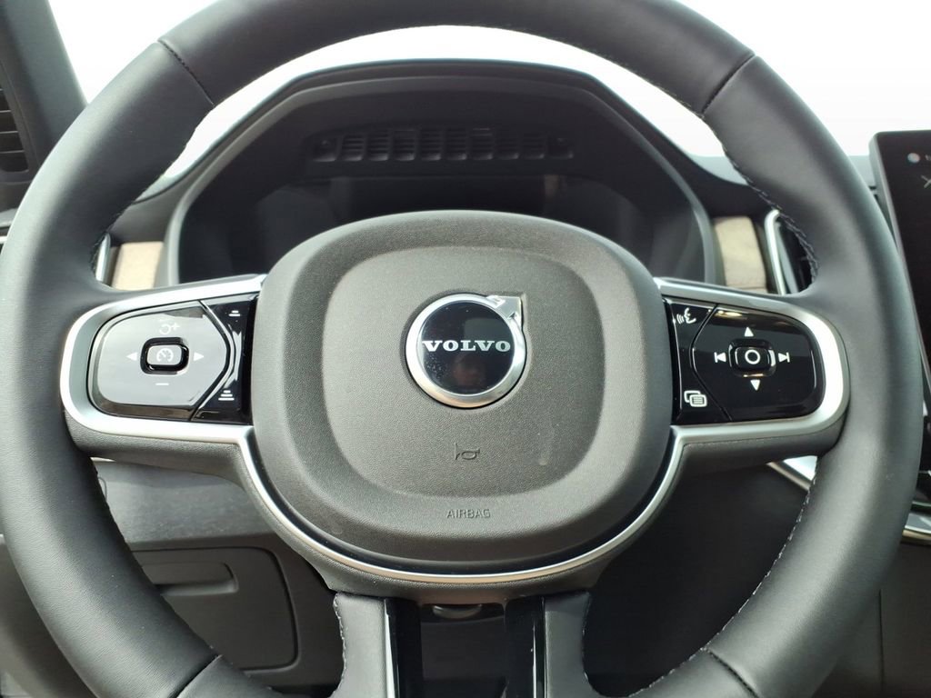 New 2026 Volvo XC90 B6 Plus w/ Protection Package Premier image 16