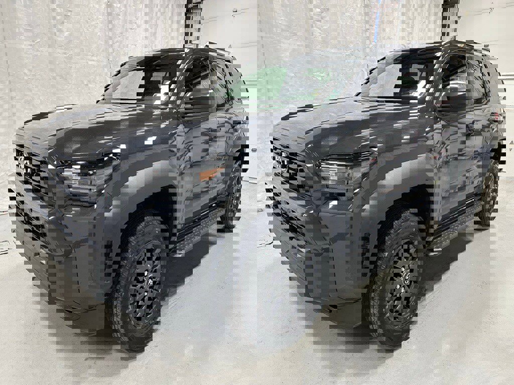 Used 2025 Toyota 4Runner SR5 image 3