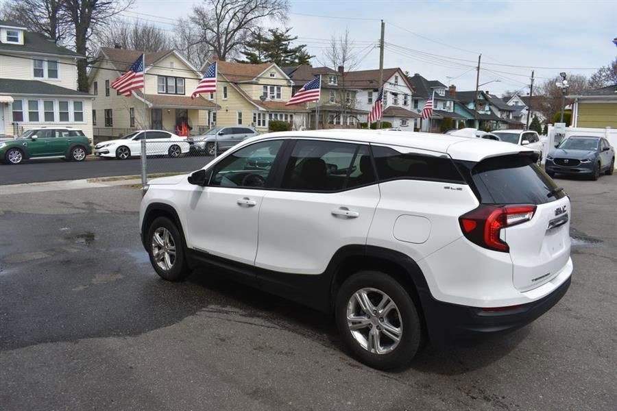 Used 2024 GMC Terrain SLE AWD/4WD image 5
