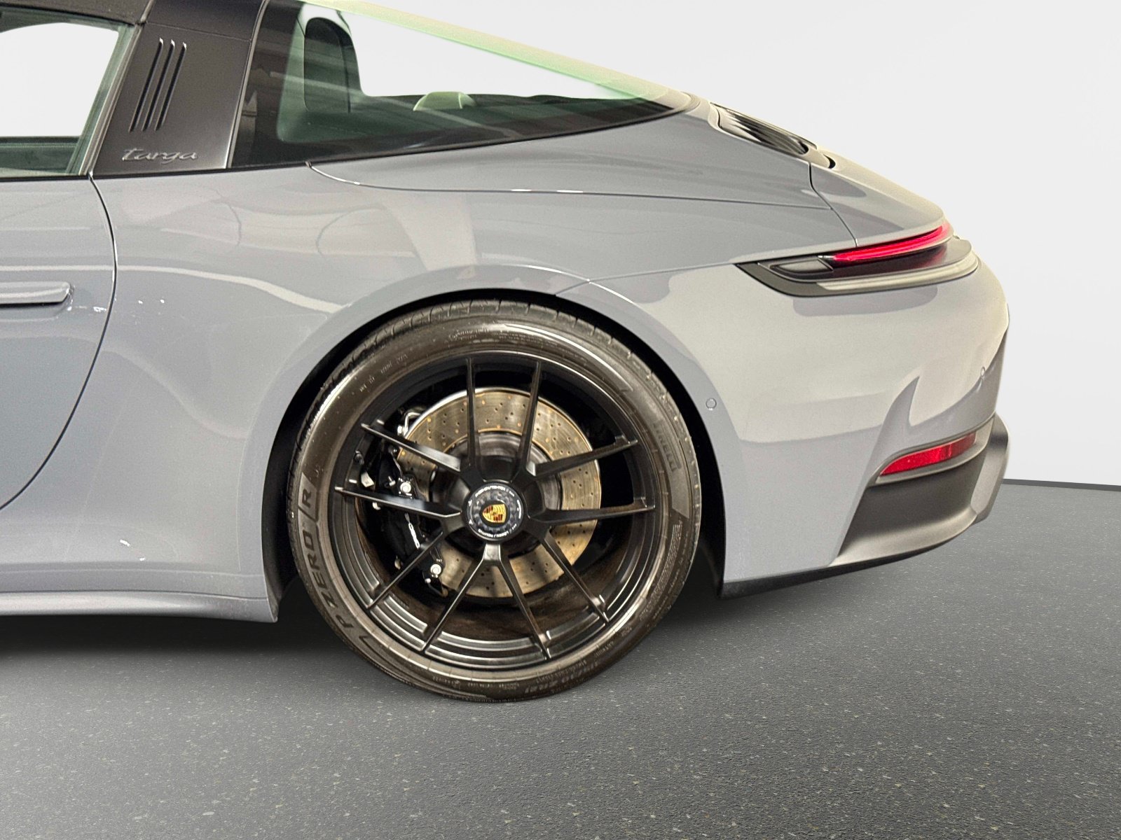 Used 2025 Porsche 911 Targa 4 GTS AWD/4WD image 17