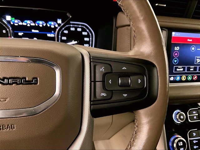 Used 2021 GMC Yukon Denali w/ Denali Ultimate Package AWD/4WD image 18
