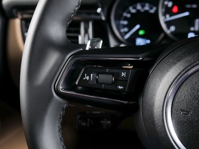 Certified 2025 Porsche Macan image 22