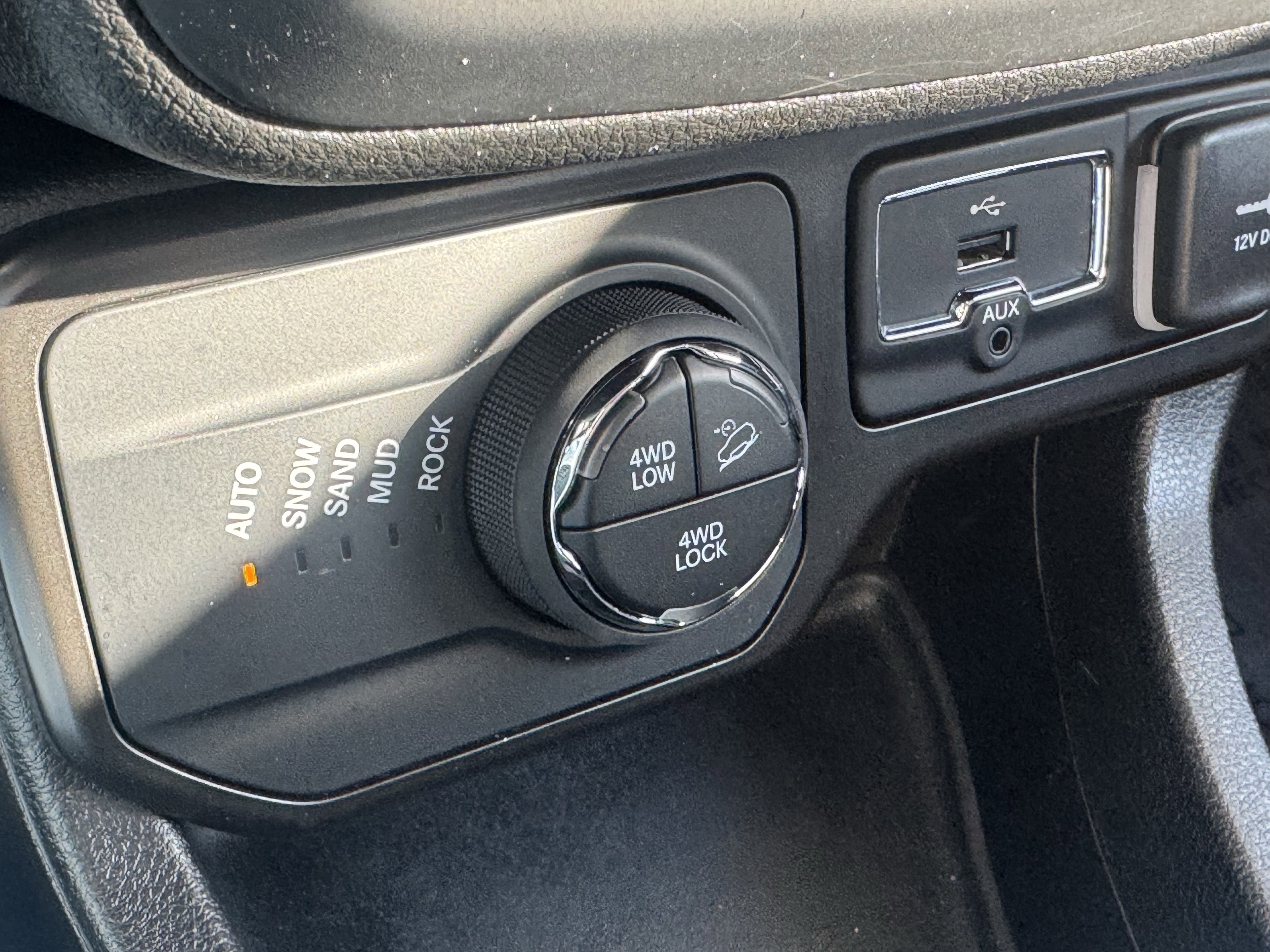 Used 2023 Jeep Renegade Trailhawk image 43