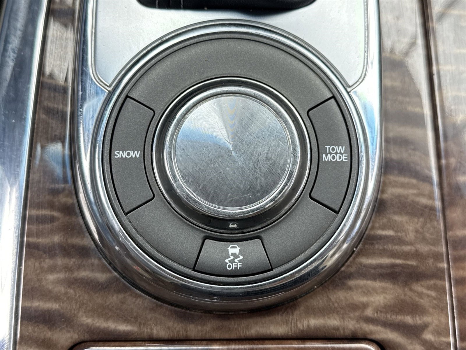 Used 2017 Nissan Armada Platinum w/ Captain Seat Package image 32