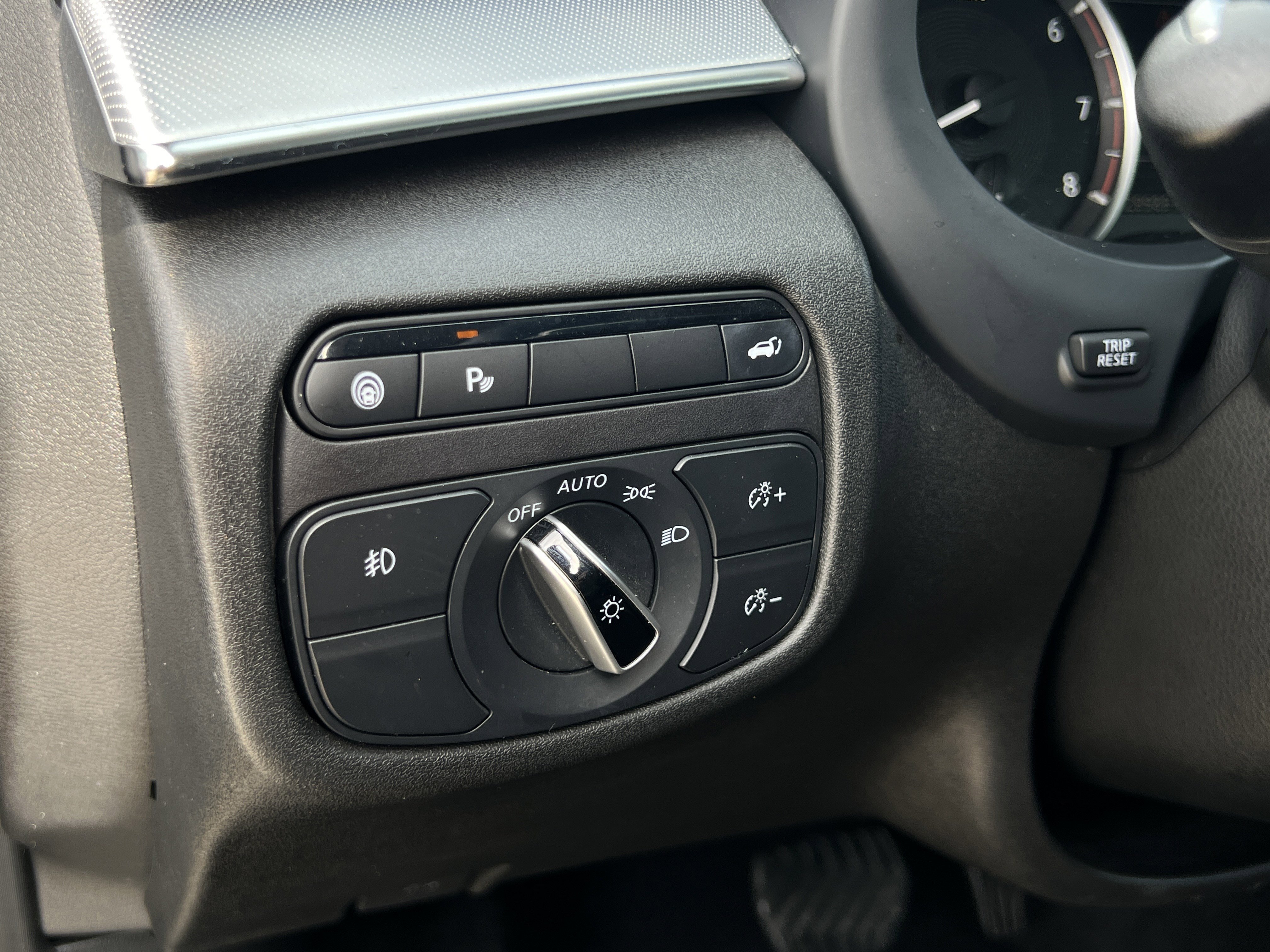 Used 2019 INFINITI QX50 Essential w/ Premium Heat Package image 19